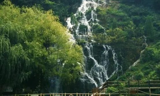 河南出土的青铜壶，壶内的不明液体是什么呢？