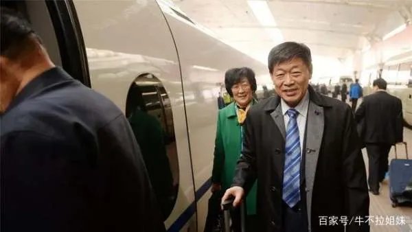 曾经扛过棉花的山东首富，给16万员工盖房，现状如何？