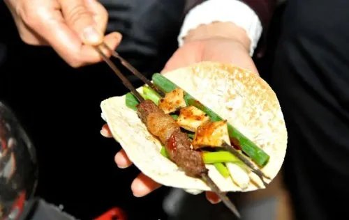 坐上高铁去撸串 各地开通定制化旅游专列