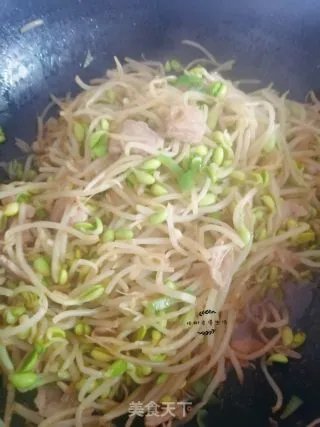 黄豆芽炒肉