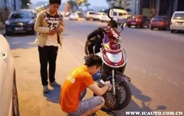 电瓶车颠簸了一下就断电了什么原因