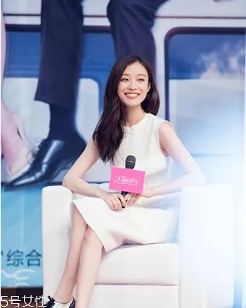 韩式女生短发扎法教程 百变发型扎法