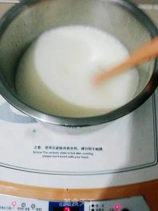 自制蛋黄牛奶冰激凌