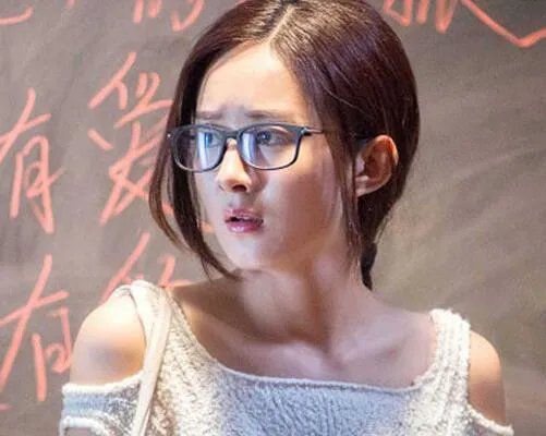 赵丽颖金鹰女神访谈照曝光  赵小刀新片变霸道女汉子