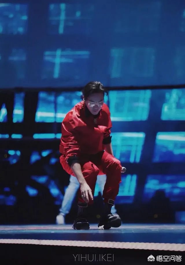 2018东方卫视跨年晚会中，各明星的表演有什么亮点？