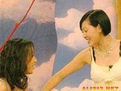 不乏大胆豪放 十大当众邀人摸胸的豪放女星