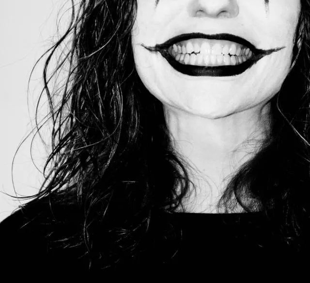 求唯美背影和非主流的女生头像？