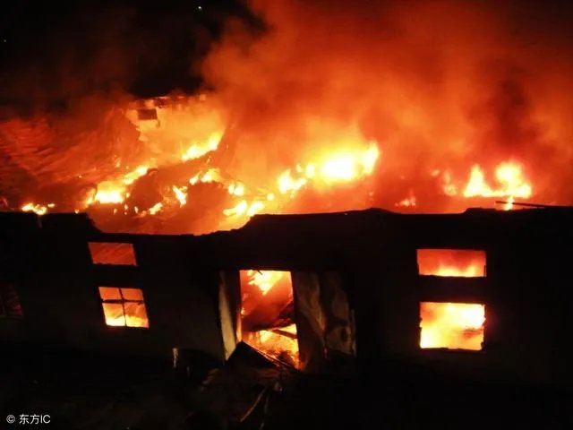 除了像华山栈道绝壁扫雪这样危险的工作外，还有哪些工作比较不安全？