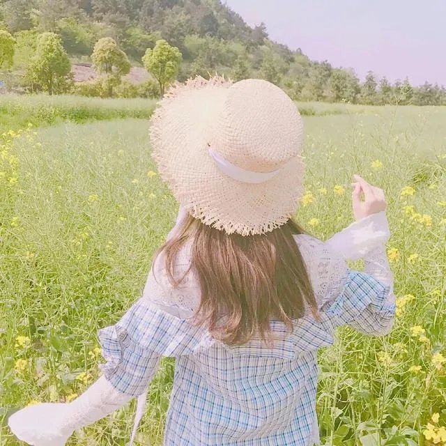 求唯美背影和非主流的女生头像？