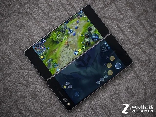 双屏给你无限可能 中兴天机Axon M热卖
