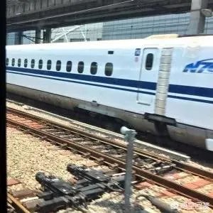 你个人觉得中国高铁与日本新干线哪个更好？为什么？