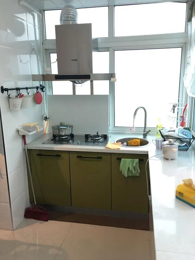 翻新68平米老旧二手房，反差太大，婆婆以为走错门