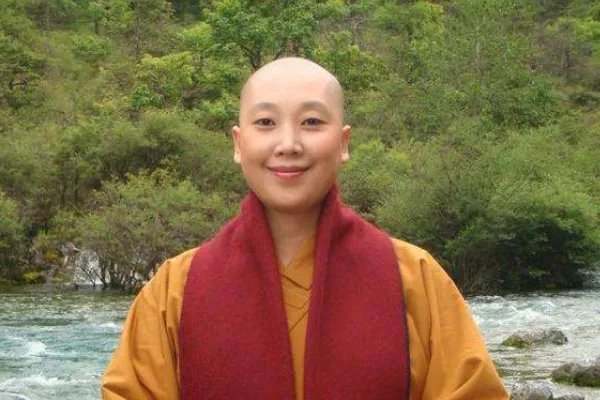 歌手李娜的近况如何？