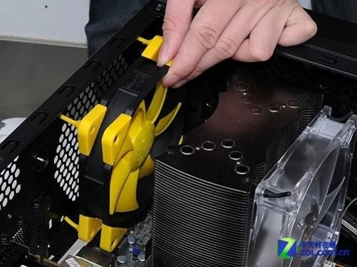 超轻松搞定共振 超频三清风风扇解析