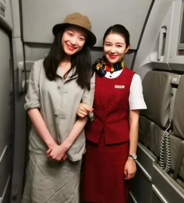倪妮偶遇同名空姐：网友感叹叫倪妮的都这么美