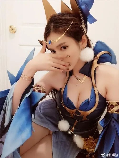 这才是仲夏夜皮肤 斗鱼第一胸七哥COS王者荣耀貂蝉