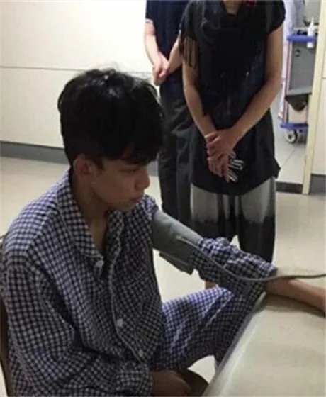 吴磊生病了吗 他为什么戴上了氧气