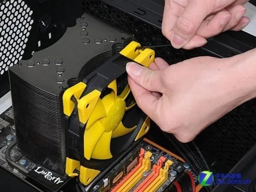 超轻松搞定共振 超频三清风风扇解析