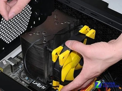 超轻松搞定共振 超频三清风风扇解析