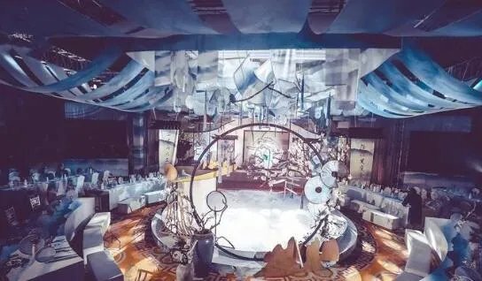 周公解梦梦见自己结婚什么预兆 梦见自己结婚婚纱不满意什么意思