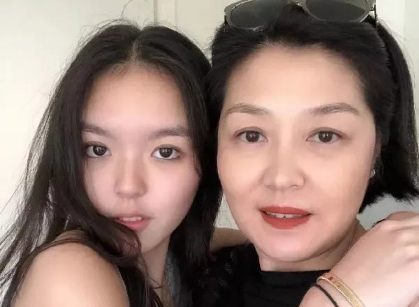 哈文与赵本山隔空开撕，有本事永远不登春晚，究竟发生了什么？