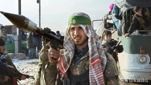 俄罗斯的车臣战争中，雇佣兵怎么被应召而来的？