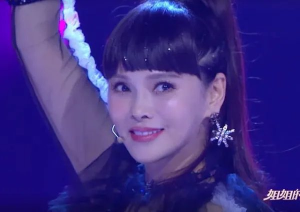 为何说伊能静才是《乘风破浪的姐姐》中真正的皇族选手？