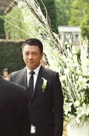 徐佳宁和李小冉差几岁 徐佳宁前妻徐翠翠资料照片