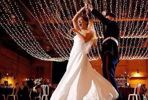 结婚时放的歌曲大全  2018结婚新郎唱什么歌