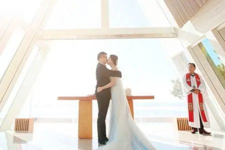 我们打算在国外举办婚礼，巴厘岛海外婚礼怎么样？