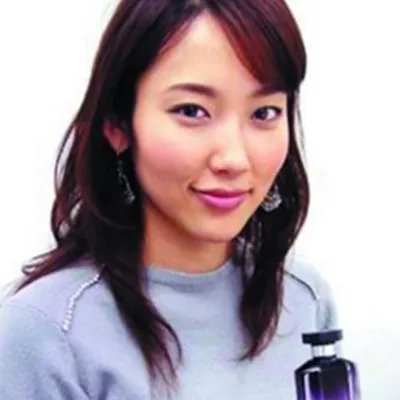 织田裕二老婆照片显青涩 结婚四年即将迎来第一个孩子
