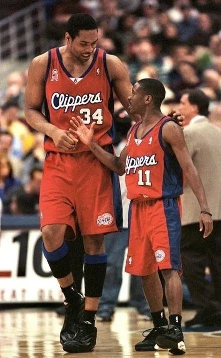 博伊金斯能扣篮吗？有人说可以？