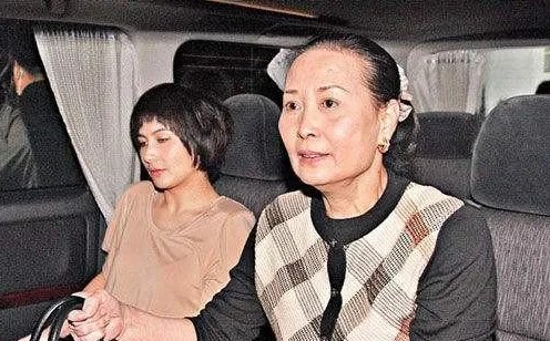 四太梁安琪年轻照流出，一头短发显清纯60岁依然美，你赞同吗？