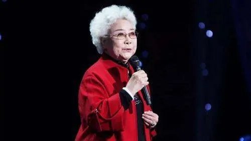 4位至亲人患癌离世，一生不拍广告，92岁田华为什么不敢退休？