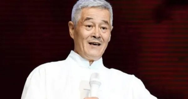 哈文与赵本山隔空开撕，有本事永远不登春晚，究竟发生了什么？