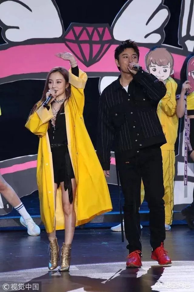 2018东方卫视跨年晚会中，各明星的表演有什么亮点？