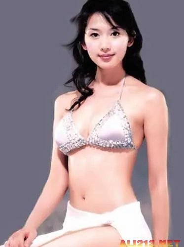 不乏大胆豪放 十大当众邀人摸胸的豪放女星