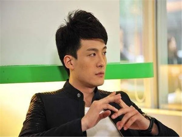 《爱情公寓》孙艺洲结婚十年，看起来花心的男人会格外顾家么？