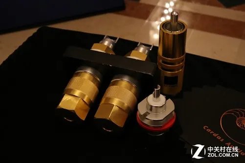 耳塞以及新品线材 Cardas亮相CES2016