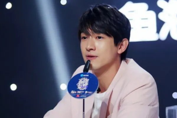 林更新每段恋情都劈腿，听说还曾脚踏四条船？