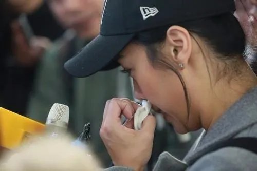 许志安与黄心颖出轨，为何许志安被原谅，而黄心颖复出无望？