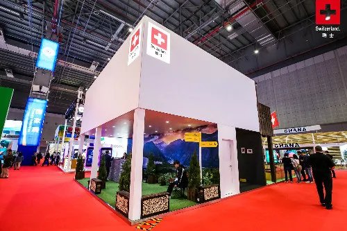 进博会创新智造热点不断 惠氏铂臻成就瑞士奶粉第一大单