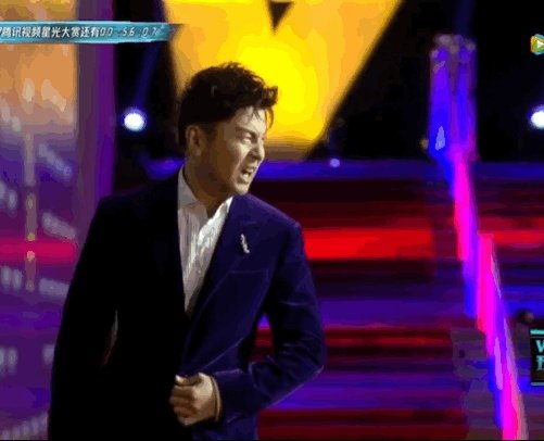 有哪些明星在走红毯时的尴尬事令你捧腹大笑？