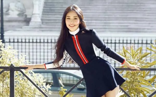 郭碧婷刚出月子,向太就发长文称别计较,疑似劝说女方装傻,合适吗?