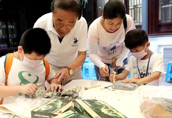 宿迁一男童从五楼坠落，为何竟毫发无损？