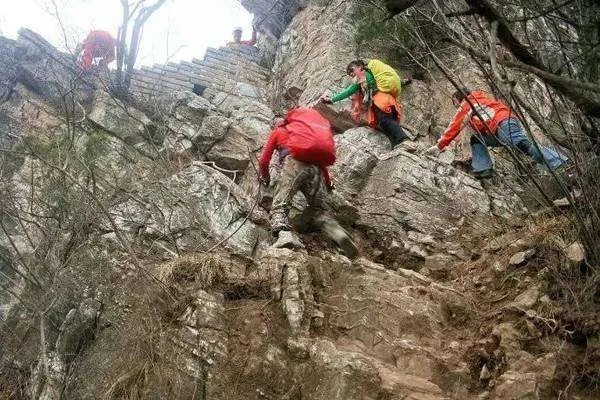 驴友非法穿越“鳌太线”失联7天，目前搜救情况如何？