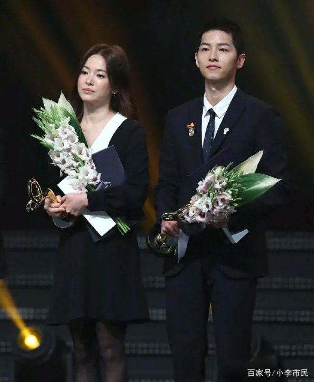 宋仲基宋慧乔离婚上了热搜，为什么张若昀和唐艺昕成了最大“受害者”？