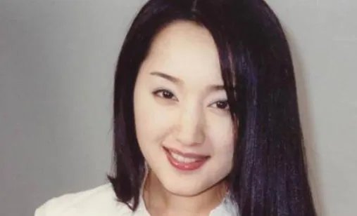 有一个姓杨是个歌手