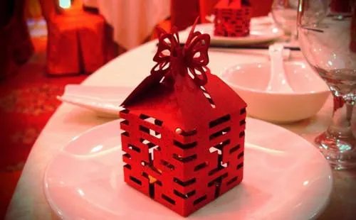 新娘饰品批发市场有哪些 结婚要买什么用品