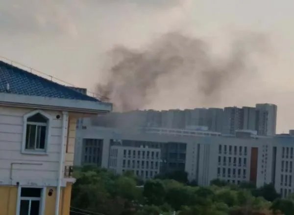 南京一大学实验室发生爆燃，致2死9伤，导致这起爆炸事故的原因是什么？